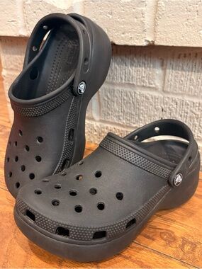 Crocs Platform Clogs Black Size 6 Women Chunky Heel Comfort Slides